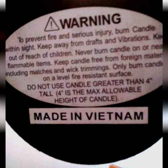 TALL WOODGRAIN CANDLE HOLDERS. - Picture 3 of 3